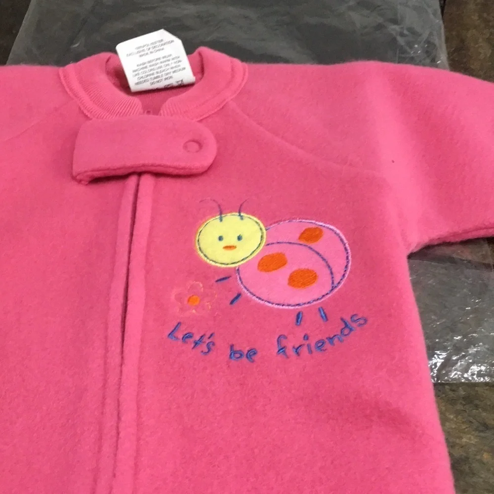 NWT Sandsoil, Newborn to 7 lb girls sleeping gown. Fully zip,